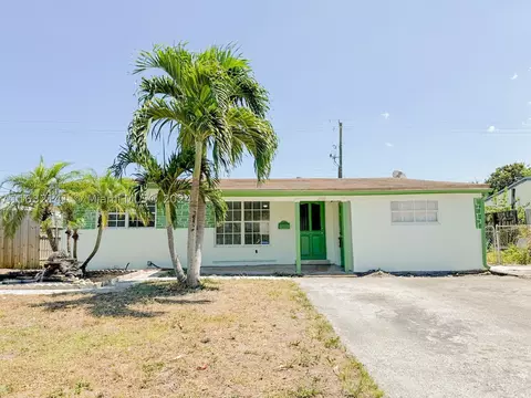 6770 Harding St, Hollywood, FL 33024