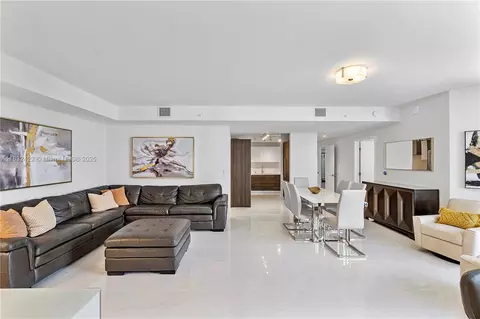 301 Altara Ave #816, Coral Gables, FL 33146