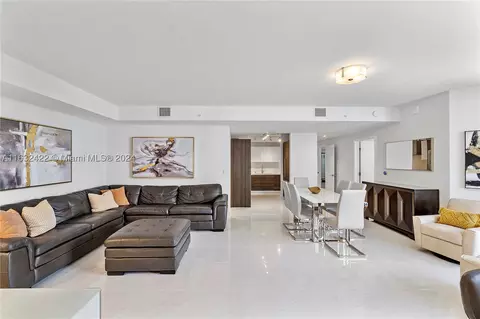 301 Altara Ave #816, Coral Gables, FL 33146