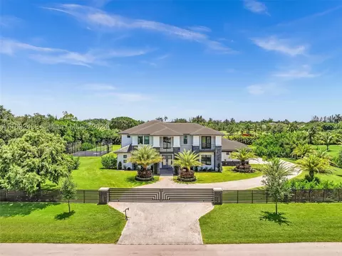 17802 SW 58th St, Southwest Ranches, FL 33331