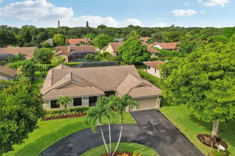 8616 NW 57th Ct, Coral Springs, FL 33067