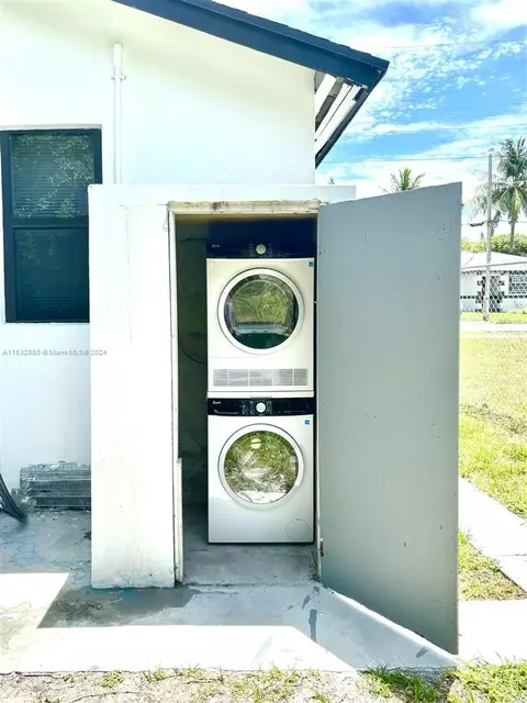 237 NW 7th Ave, Dania Beach, FL 33004 photo 24