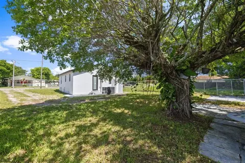 237 NW 7th Ave, Dania Beach, FL 33004 photo 4