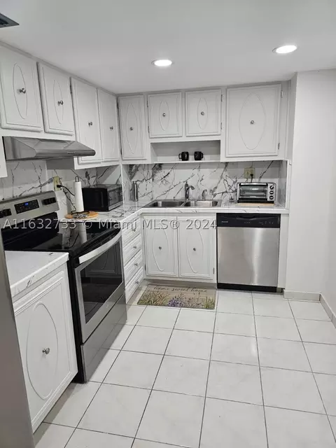 10850 N Kendall Dr #407, Miami, FL 33176