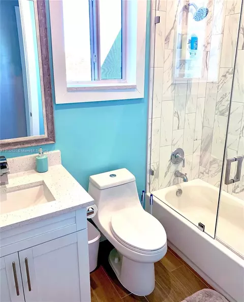 Bath - 18800 134th Way N, Jupiter, FL 33478 photo 6 of 6