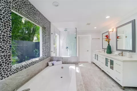 Bath - 18800 134th Way N, Jupiter, FL 33478 photo 1 of 6