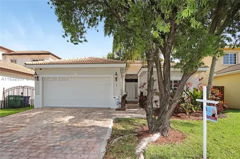 8971 SW 208th Ter, Cutler Bay, FL 33189