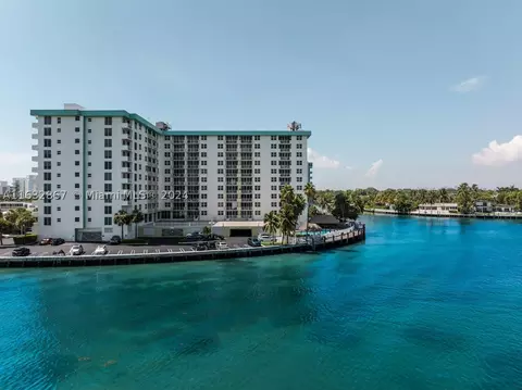 10350 W Bay Harbor Dr #2T, Bay Harbor Islands, FL 33154