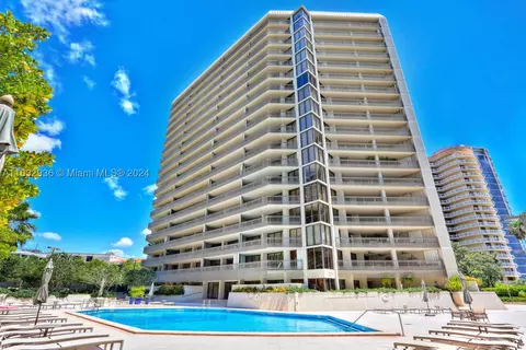 2901 S Bayshore Dr #18H, Miami, FL 33133
