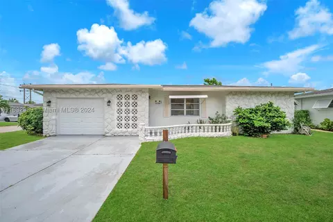 6995 NW 12th St, Margate, FL 33063