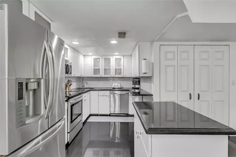 942 SW 112th Ter #5, Pembroke Pines, FL 33025