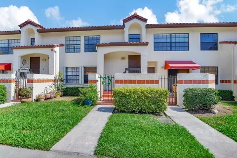 808 Freedom Ct #808, Deerfield Beach, FL 33442