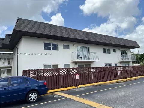 8601 SW 94th St #224W, Miami, FL 33156