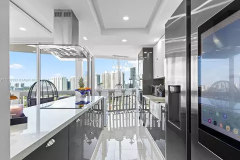 1000 W Island Blvd #1606, Aventura, FL 33160