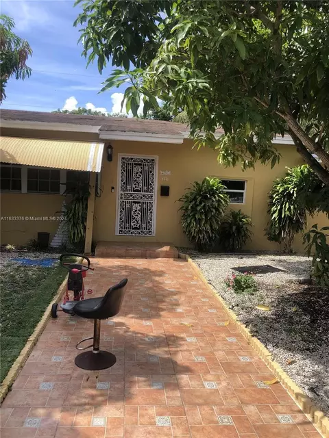 430 NE 109th St, Miami, FL 33161