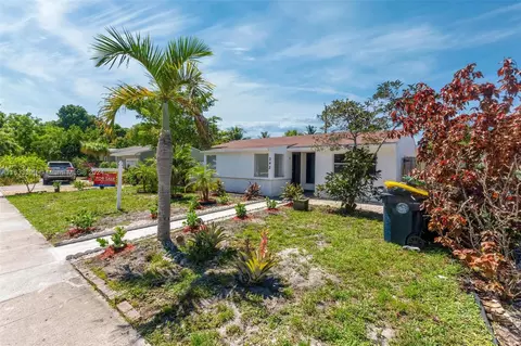 243 SW 15th St, Dania Beach, FL 33004