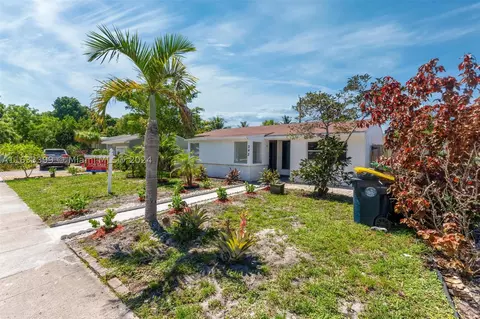 243 SW 15th St, Dania Beach, FL 33004