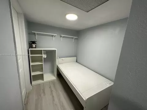 26 Diplomat Pkwy #2231, Hallandale Beach, FL 33009