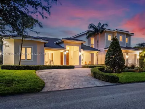 8051 SW 178th St, Palmetto Bay, FL 33157