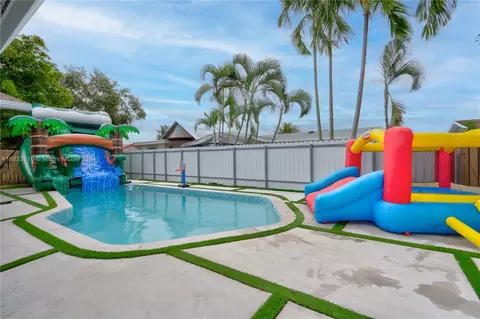 3270 NW 66th St, Fort Lauderdale, FL 33309