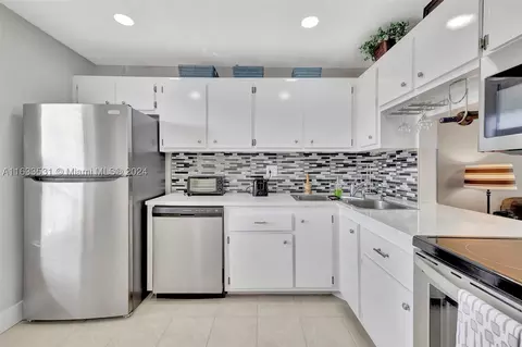 6051 NW 61st Ave #203, Tamarac, FL 33319
