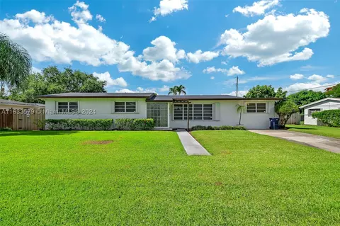 9280 SW 165th St, Palmetto Bay, FL 33157