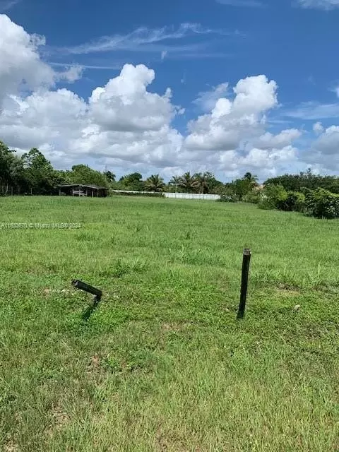 23787 SW 214 Pl, Unincorporated Dade County, FL 33031