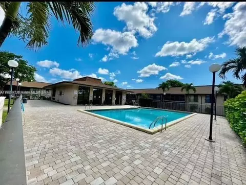 5773 Washington St #J22, Hollywood, FL 33023