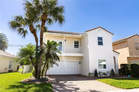 7432 NW 23rd St, Pembroke Pines, FL 33024