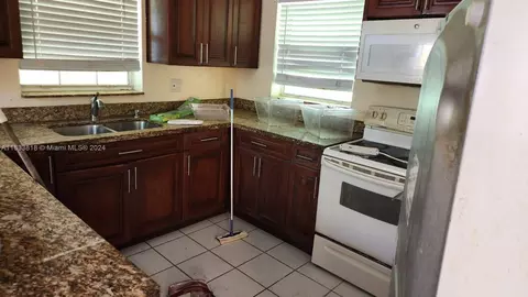 621 NE 14th St, Homestead, FL 33030