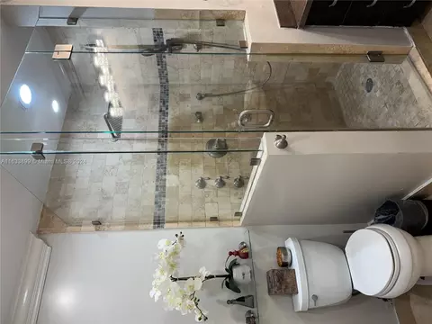 Bath - 251 E 15th St, Hialeah, FL 33010 photo 1 of 3