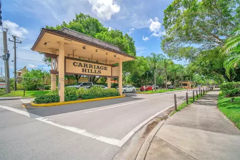 636 Briarwood Cir #1-40, Hollywood, FL 33024
