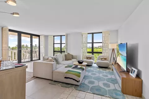 1121 Crandon Blvd #E308, Key Biscayne, FL 33149