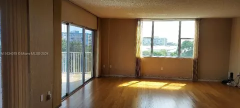 3850 Washington St #502, Hollywood, FL 33021