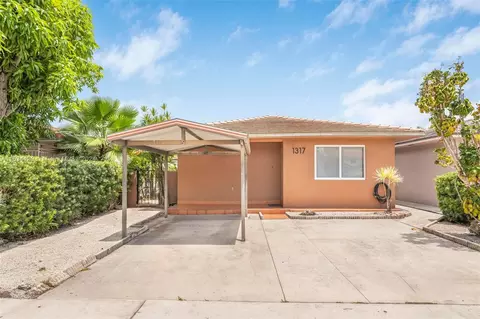 1317 W W 42nd Pl, Hialeah, FL 33012