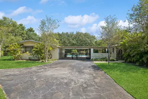 9475 SW 117th Ter, Miami, FL 33176