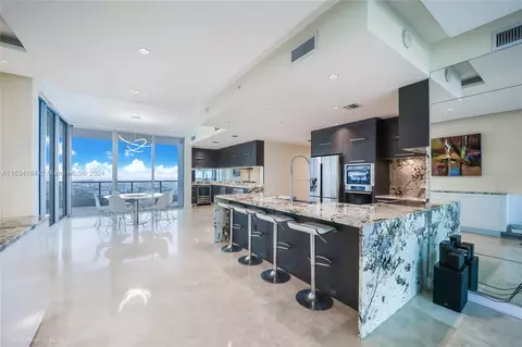 900 Biscayne Blvd #5001, Miami, FL 33132