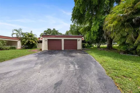 9422 NW 65th St #E3, Tamarac, FL 33321