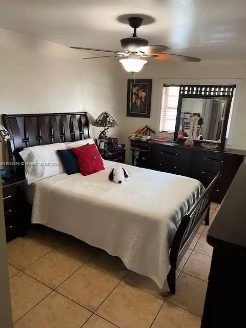 Bedroom - 7544 W 30th Ct, Hialeah, FL 33018 photo 1 of 3