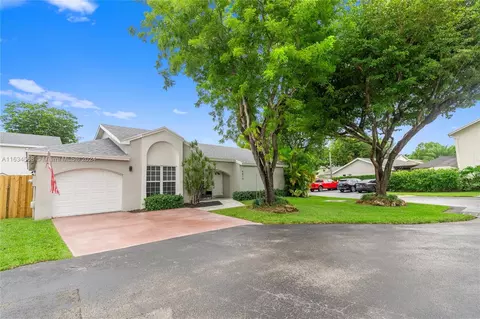 9870 NW 51st Ln, Doral, FL 33178