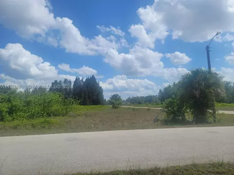 3405 E 18th St, Lehigh Acres, FL 33972
