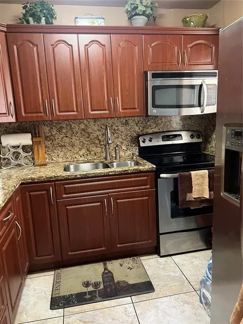 180 E 62nd St, Hialeah, FL 33013