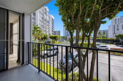 1000 Parkview Dr #224, Hallandale Beach, FL 33009
