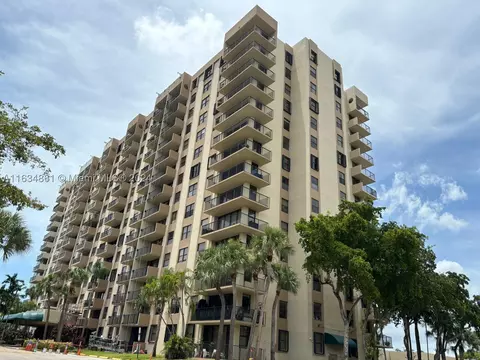 1470 NE 123 St #A709, North Miami, FL 33161