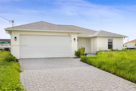 925 5th Ave, Cape Coral, FL 33909