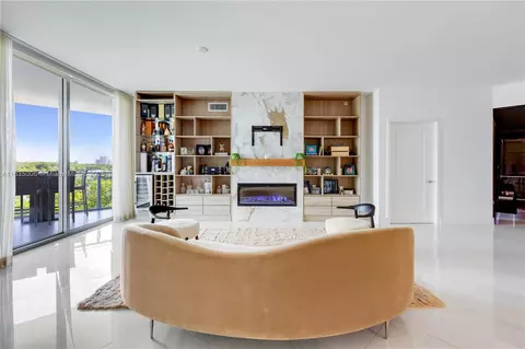 17111 Biscayne Blvd #304, North Miami Beach, FL 33160