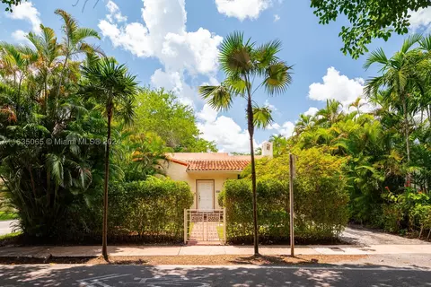 410 Alhambra Cir, Coral Gables, FL 33134