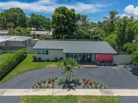 902 SE 14th St, Deerfield Beach, FL 33441