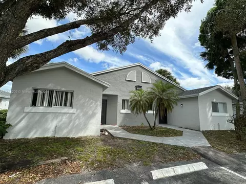 1056 Lake Victoria Dr #B, West Palm Beach, FL 33411
