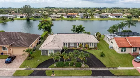 13332 NW 10th St, Sunrise, FL 33323